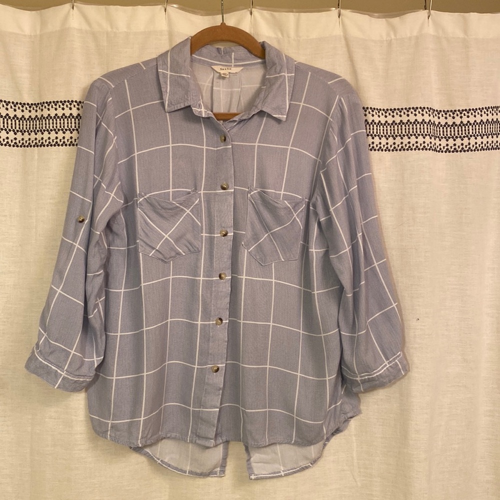 Sim & Sam Slit Back Button Up - Picture 2 of 6